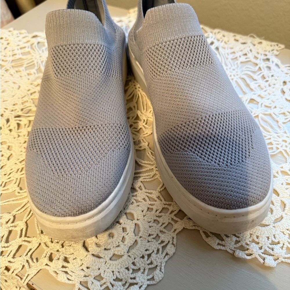 Vici Light gray Knit Slip-On Flats